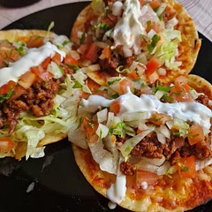 One of my favorite go to foods! Incredibly rich, tasty and balanced. You can swap the beef with ground chicken and use the same mexican spices without any problem. I love mexican food with a passion 🌮🇲🇽