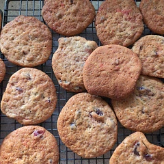 Was a good recipe, I didn't use gluten-free just plain flour and skipped the xanthan and corn flour. They were great but super sweet, I made with only 300g sugar and found it too much, think this could easily be made with half of he sugar as it overpowered the taste. Also they do not look pink