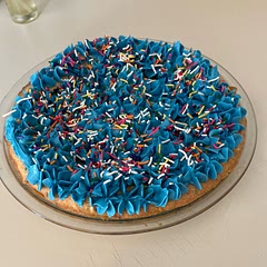 Made this for my brothers birthday. I didn’t try it but he liked it.  I put in a bit too much buttercream but all good!