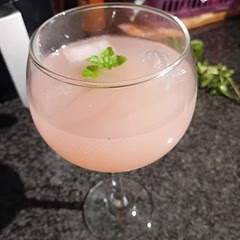 Delicious, but I cheated a lot. Alcohol free gin, raspberry and apple juice. 