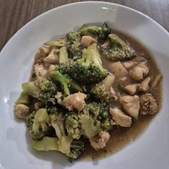 Would have had the sesame seeds, but unfortunately my store ran out and I couldn't get it by the time I need to make the dish, still really good without them though.
