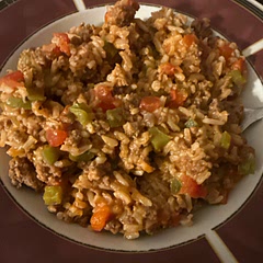 Per usual I did some things differently! Used 2 lbs of ground hamburger, added in 2 tbsp of worcestershire, about 1 1/2 c of beef broth, 8 oz shredded mozzarella cheese & 1 can of petite diced tomatoes (drained)