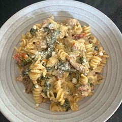This was amazing! I used 2 cups of chicken broth and then 2 cups of heavy cream and skipped the wine. I cooked the pasta noodles separately so I had plenty of sauce left. It doesn’t quite taste like Mac and cheese but I liked it!