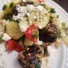 We made this as a lunch meal for our family of 4. We all really liked this a lot! There were no leftovers! We will be sure to make this again in the future!