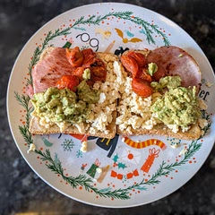 Love the combination of avocado, egg and tomato. I added some bacon and had toast with it to make it extra filling. I will definitely be making this again 