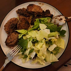 not the prettiest photo. butter/oil also separated so much from the sauce so it looked weird, idk where I went wrong lol 😆 considering that this was my first time eating blue cheese (I was scared of it), this dish was really good! 🤤