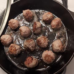 Made in a kast iron skillet. The sauce was absolutely my favorite part! I used crushed up french fried onions for the meatballs. Absolutely delicious.