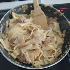 It was really good, my family was making hamburgers bad i didn't want one so I made this, everyone ended up eating the pasta. Four stars