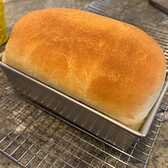Almost got it, looked great but was doughy at the bottom once I cut into it. Need to increase bake time or proof for less time next time. This time did 1.5 hour first proof, and baked for 32 mins and then an additional 4 mins. Need to try again.