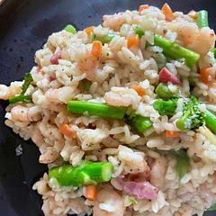 Really delicious and flavourfull dish. I air fried the shrimp, added some pancetta with onion, carrot, green beans and tender broccoli. Mixed all together once the orzo was cooked and all the kids enjoyed it too.