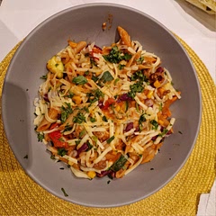 This was really lovely, I didn't have enchilada sauce, so made my own and also added a courgette to use up from the fridge. Didn't bake it as we were too hungry 😋 
