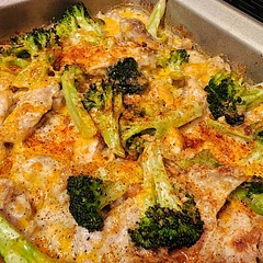 easy to put together
used a 9x9 baking dish under the broiler
added a sprinkling of pork panko and smoked paprika on a whim