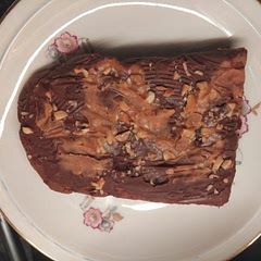Very good. Made half the batch bc I only had so much stale bread, topped it with Nutella, peanutbutter and chopped peanuts. Will definitely make again :)
(Also used an egg (½) instead of the flax egg, works just the same!)