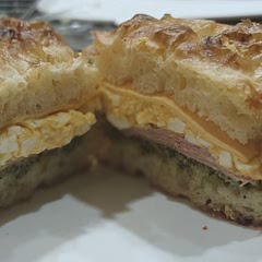 Made a focaccia pesto, rgg mayo, ham sandwich. Super yum. This recipe is soo good you can mix anything with this super amazing focaccia. Everyone loves it i make At least twice a week. 💛💛
