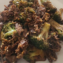 Made with ribs. Didn't put the cornstarch. Loved the easiness :)
