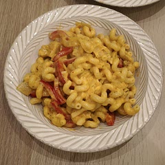 Very good taste. Even more cheddar is better. 