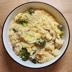 Onion should've been cooked a bit because the taste was too overpowering. Broccoli should've been steamed as it was a bit hard for our liking. First dish we didn't like much 😩
