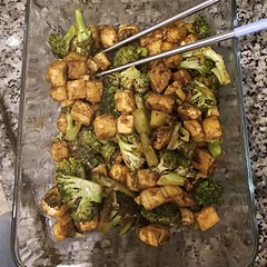 It is a nice and easy dish. However, not so filling. Needs do be served with some kind of carbs... 
