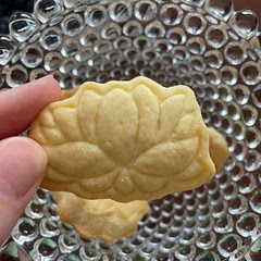 Very delicious, although there wasn’t enough chocolate so a lot of the cookies had no chocolate 