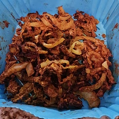 Easy to make and is spicier than expected,  but tastes good. I used a buttermilk ranch dressing and it toned the heat down. I airfried mine