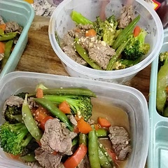 It's super easy to make. I did use fresh broccoli instead of frozen, so I put it in 2 minutes after the peppers and peas. Delicious will make again. 10/10