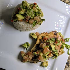 I made it my own doing a few modifications but just because I had extra tomatoes and red pepper and I was sure they were going to add up flavor! 
Delicious, healthy and easy 👌🏼
