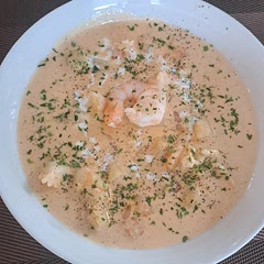 À refaire. Jai Ajouter quelque crevettes cuit dans le bouillon d'homards .