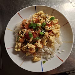 I didn't have high hopes for this recipe, I just needed a quick meal after a long day, but it turned out surprisingly delicious! Very quick, easy and tasty, really recommend! And it totally doesn't taste like scrambled eggs!