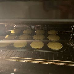 turned out incredibleeeee !! cream (??) was super yummy !! i also filled them with the same cream: poked holes into them, hollowed em out and filled the holes with the cream. great !!