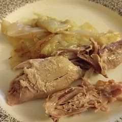 Very proud of myself, I roasted the duck to perfection! The onions must have 1000 calories, but they are very nice indeed. 