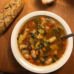 It was a little bland, but that might be because I scaled up the recipe a little bit (I added 2 L of stock instead of 1L). But besides that it was delicious!