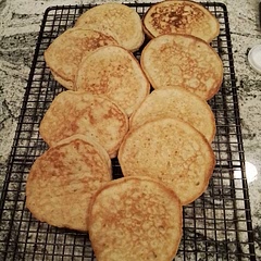 Finally found a gluten free pancake that will rise! They're excellent 😋