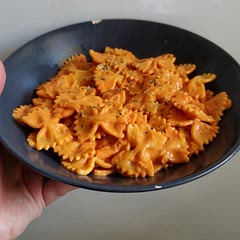 Added garlic, salt, pepper, paprika and italian seasoning. Used tomato puree instead of passata and plant based cooking cream instead of cream cheese. 