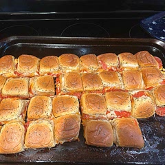 Greased the pan.  I built them like this…
Sauce
Prov
Pep
Prov
Pep sauce

Double Sams pack of rolls. Covered and baked at 350 for 40 min.  Uncovered for 10.  Bottoms got crispy.  Super good.