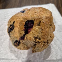 They are delicious afternoon snacks. 