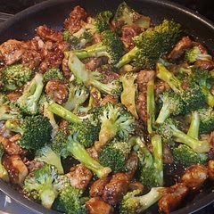 Soooo delicious! The whole fam loved it. I had it with quinoa. Quick and flavorful meal.