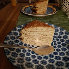 Very tasty

I would just have added a bit more cream in between each crêpe