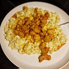Maybe I did something wrong, but it was very, very cheesy 🧀 😅 and chicken was nice, but too sweet didn't really match with the mac and cheese 