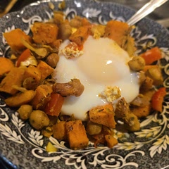 Substituted thyme for the za'atar and added a couple pinches of red pepper flakes.  Also, since I hate making poached eggs, I did it like shaksuka and cooked on top of everything else in the skillet.  Pretty dang good.  Will make again. 