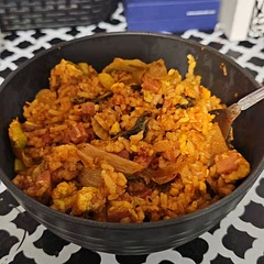 It was pretty good. I added scrambled eggs when the spam was almost done cooking. I didn't add too much kemchi juice but added a lot of red paste.