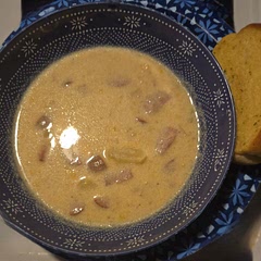 Absolutely scrumptious!  Easy to make.  Served it with a piece of garlic bread on the side.  