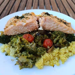 With extra cherry tomatoes, couscous and onion 😋