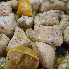 The chicken is juicy, with the perfect amount of lemon. I added 2 minces garlic, and some salt for extra flavour. You definitely have to adjust the butter and pepper, but you can do that as you cook, and how you want the dish to taste.