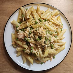 Hmm... We didn't like the combination of green peas and the pasta + salmon 🥲