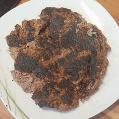 No this isn't a patty. I just added some chocolate chips to the "pancakes"😭