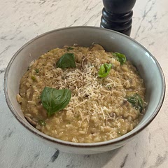I didn’t use porcini mushrooms, but I had some artichoke hearts that went really well with the button mushrooms. 

To finish it off, I added a squeeze of lemon juice, basil. And for more flavour, I added a dash of mushroom garum from Noma Projects.