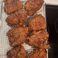 I definitely brined them for 48 hours! For more tea flavor, strengthen the tea with more teabags! All in all, this was a yummy dish! Add more herbs and some smoked (not plain) paprika! Make sure you have full fat buttermilk! Cooked to chef temp 140° and let rest. Perfectly juicy!
Not healthy, but once in a while I gotta have it! A winner, winner, chicken dinner!