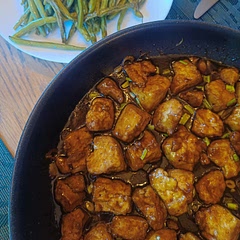 This was lovely! Had it with roasted green beans & white rice.
I doubled the sauce, which I recommend when you have it over rice.
I also cooked the tofu in the oven for about 20 mins, which is just easier in my opinion and just as crispy.