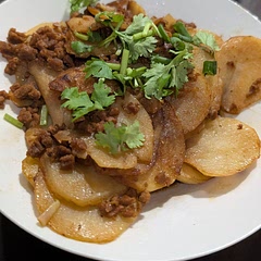 Substituted minced pork with tvp