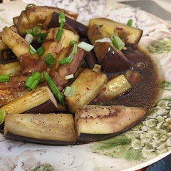 Like what someone said, you can't taste the heat so don't forget to taste as you go and add more flakes till you taste the heat level you like. The sauce tastes sweet because of the hosin sauce so next time I want to try less of it. (I did the 2 serving but can still make one more plate or leftovers for one.